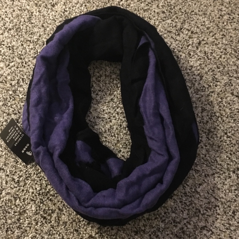Two toned purple and black scarf